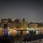 شقة بإطلالة بانورامية على النيل